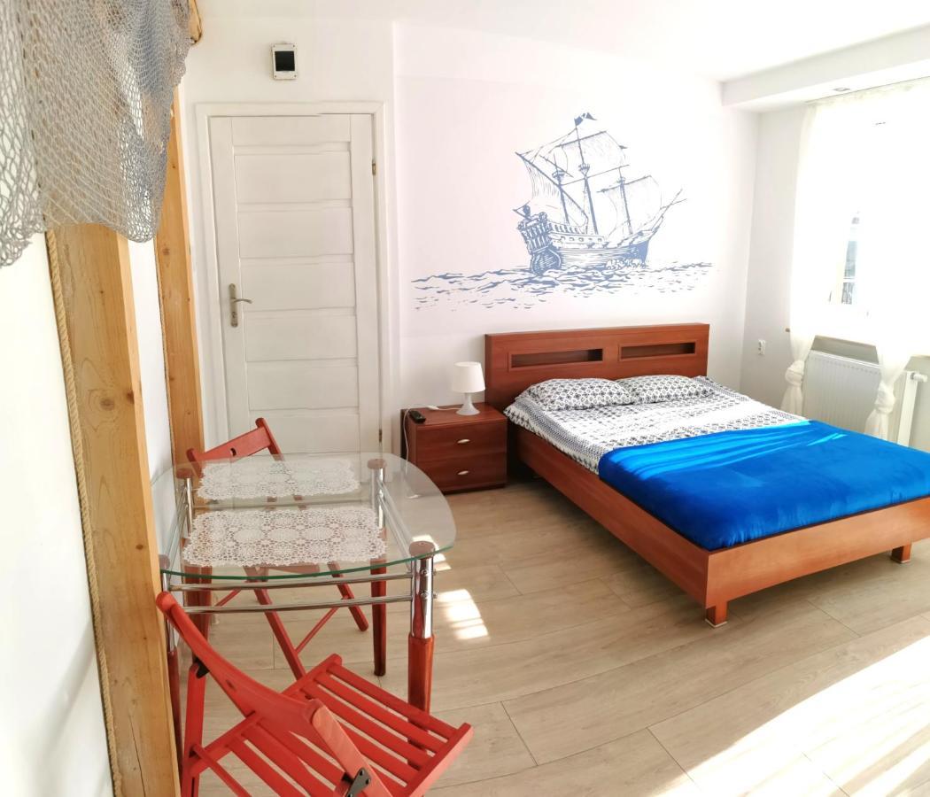 Azak Hotel Сърбиново Екстериор снимка
